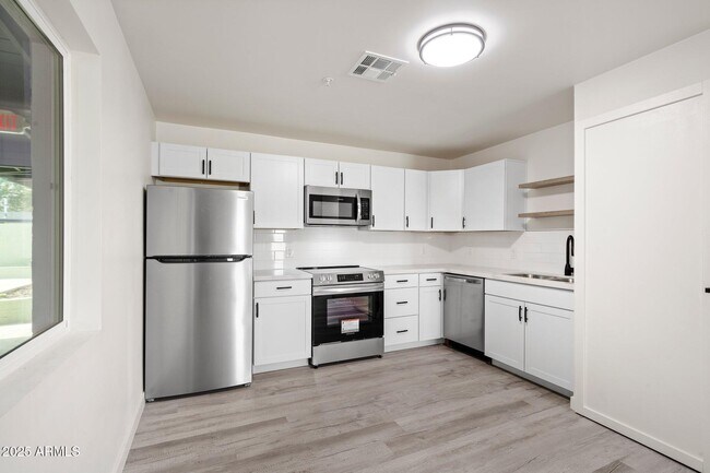 Building Photo - 3114 N 68th St