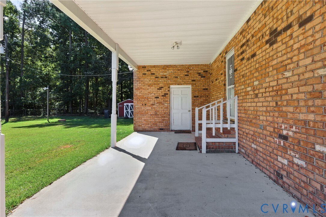 Building Photo - 2111 Clary Rd