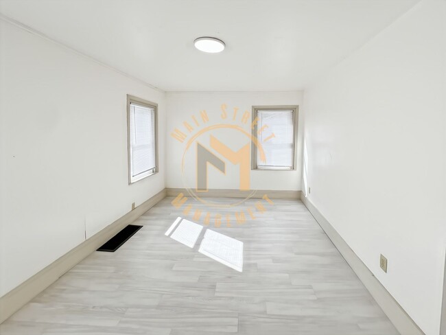 Building Photo - 354 Nicolet Blvd