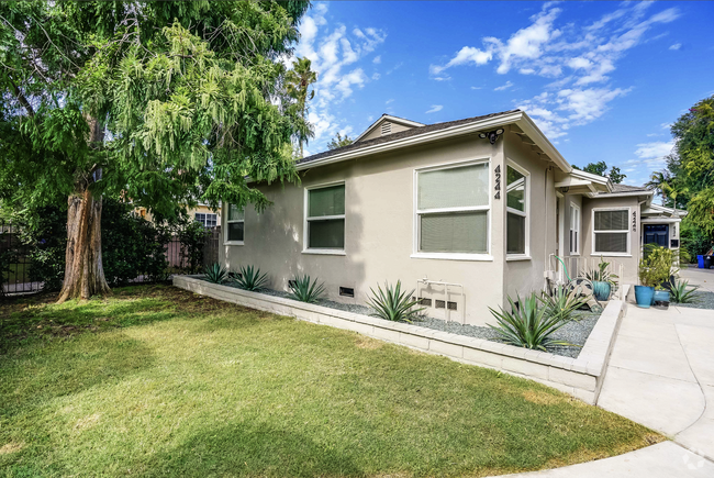 Building Photo - 4244 Tujunga Ave