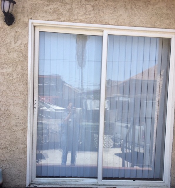 main entrance - 1358 E 42nd Pl