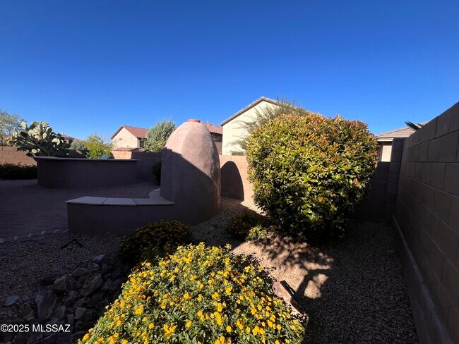 Building Photo - 13451 E Ace High Dr