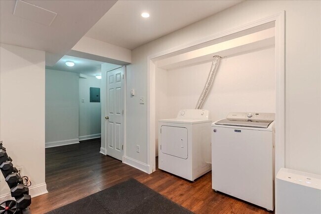 Building Photo - 37 Sanborn Ave