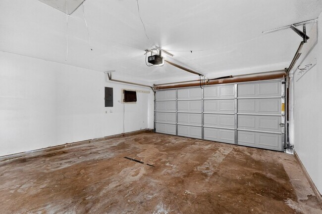 Building Photo - 11231 Pelican Dr