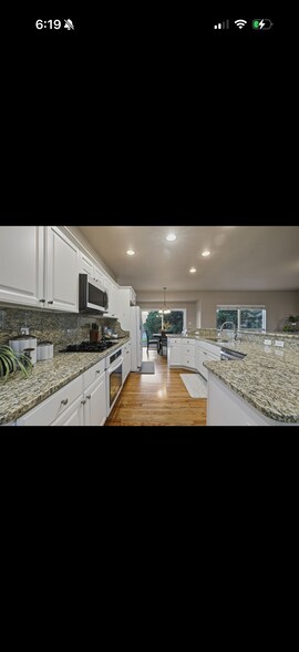 Building Photo - 9918 Sully Ct