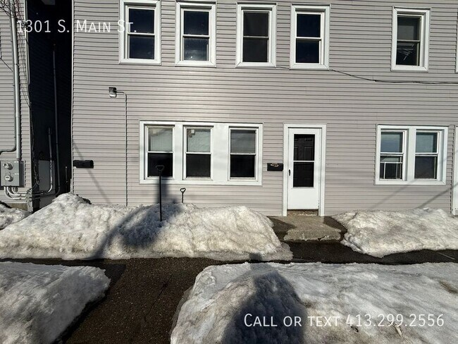 Building Photo - 1301 S Main St