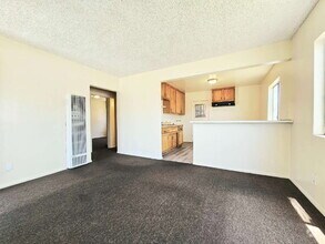Building Photo - Charming and affordable 2-bedroom, 1-bath ...