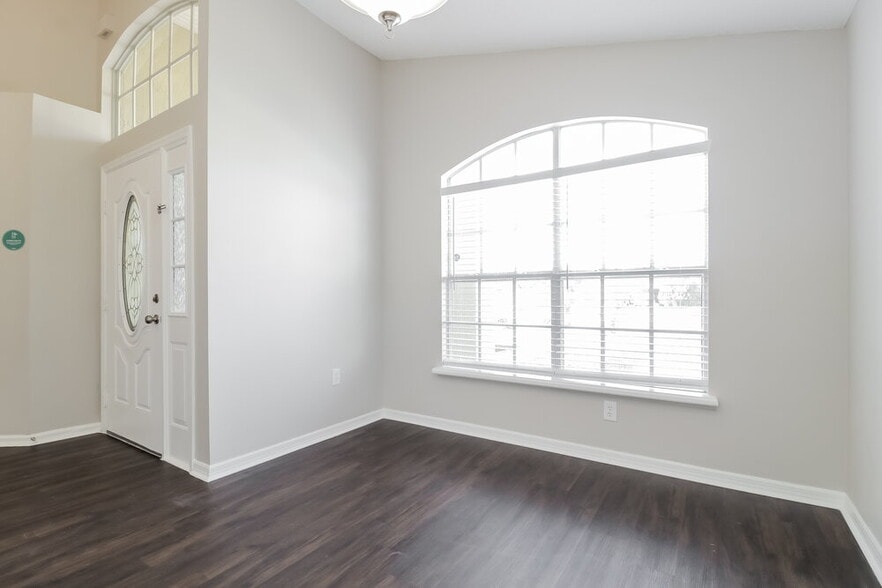 Building Photo - 10344 Little Econ St