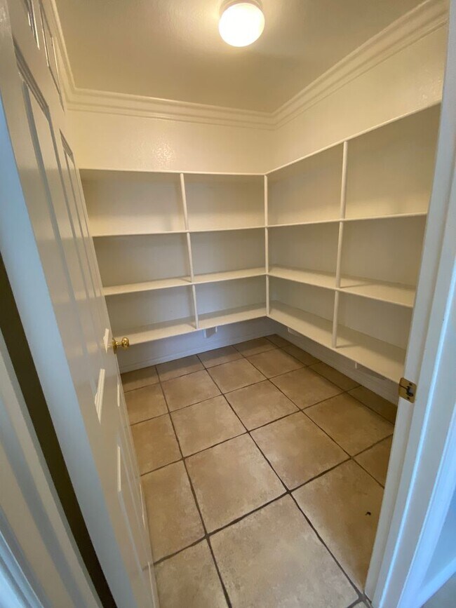 Building Photo - Temecula 4 Bedroom + Loft & Office Available in July