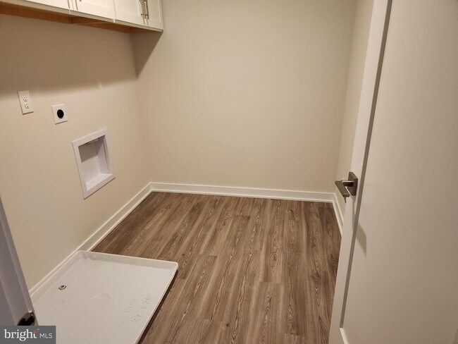 Building Photo - 821 Bayberry Ct