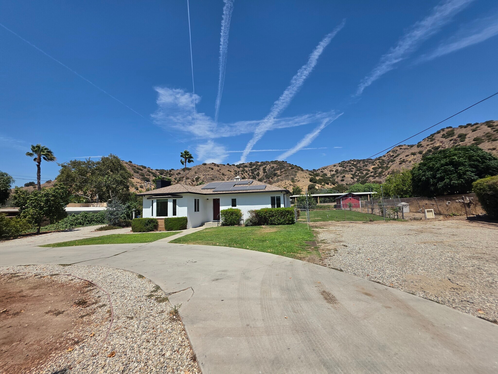 Building Photo - 9805 La Tuna Canyon Rd