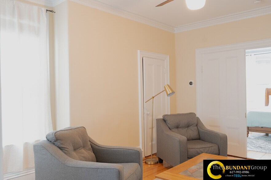 Building Photo - 133 Otis St