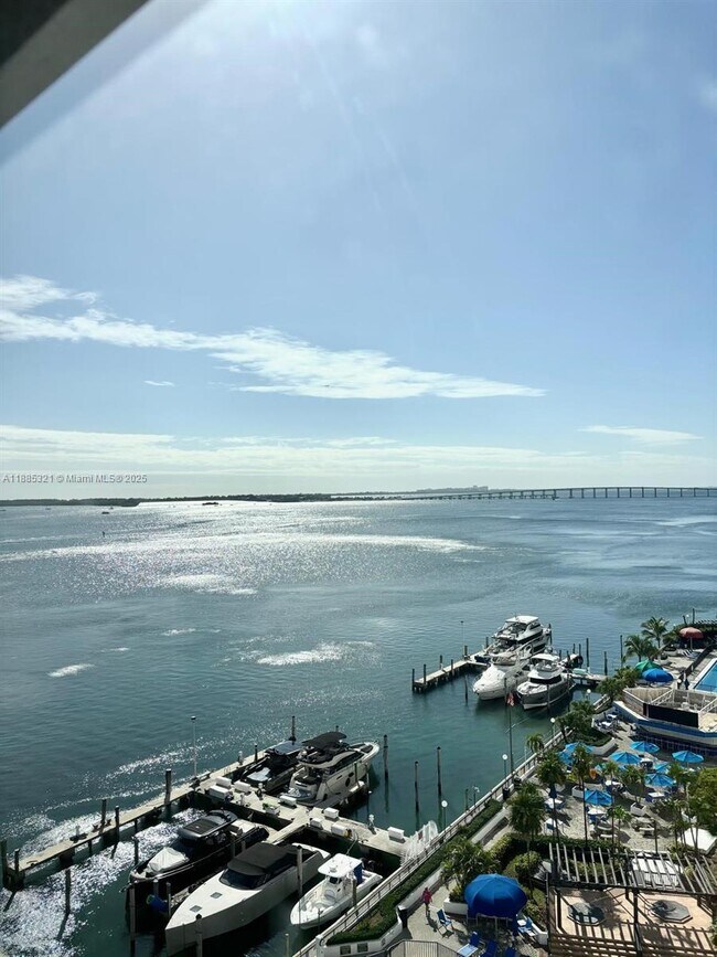 Building Photo - 801 Brickell Bay Dr