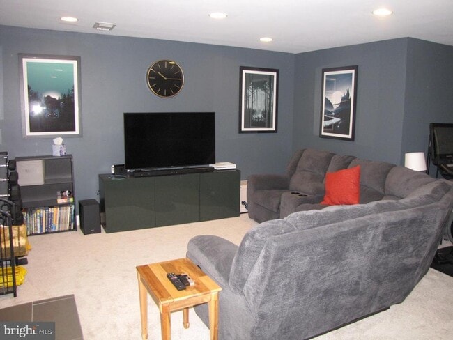 Building Photo - 9031 Blarney Stone Dr
