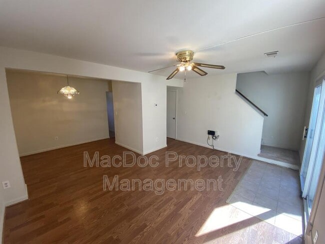 Building Photo - 108 Kings Mill Dr