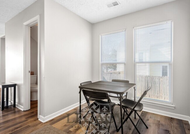 Building Photo - 748 Lake Terrace Dr