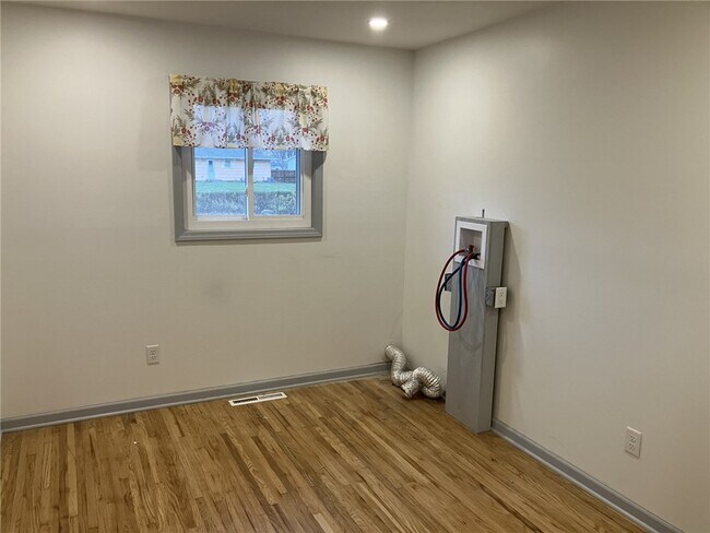 Building Photo - 46 Sienna Dr