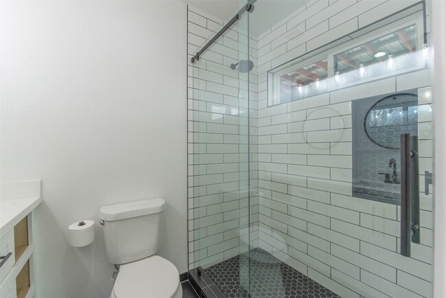 Building Photo - 1459 Munger St