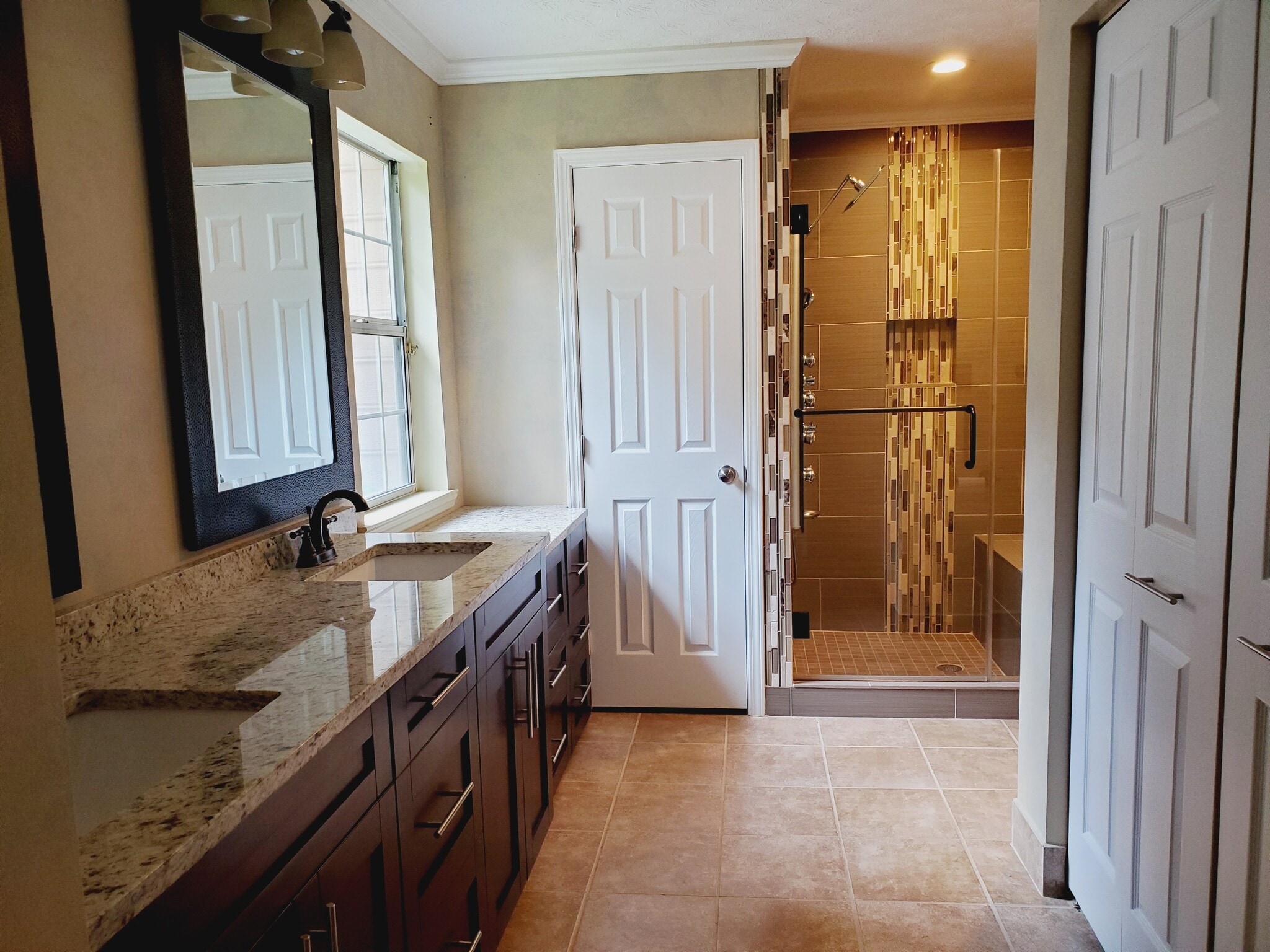 Building Photo - 8900 S Somerset Ln