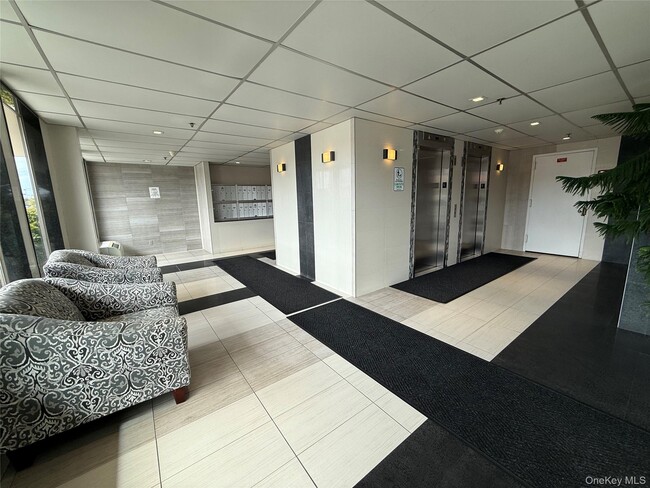 Building Photo - 235 W Park Ave