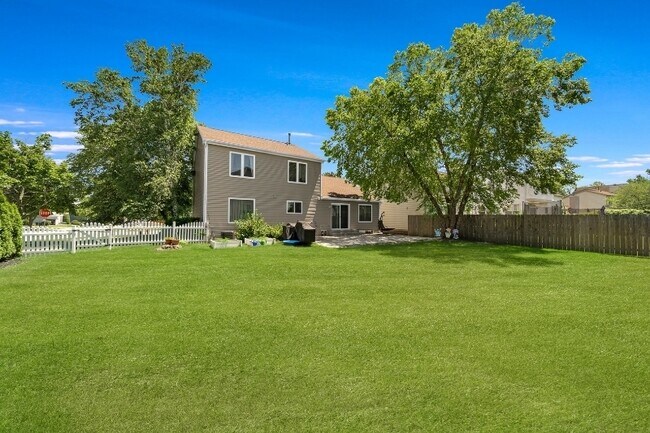 Building Photo - 264 N Southport Rd