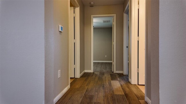 Building Photo - 11221 Bachman Dr