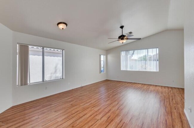 Building Photo - 4565 W Joshua Blvd