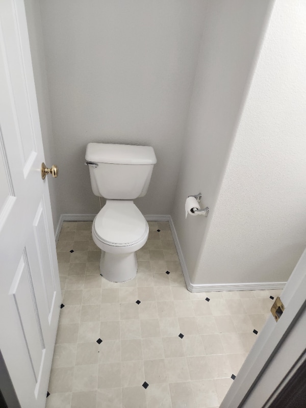 Building Photo - 1427 W Roberts Pl