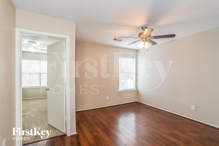 Building Photo - 13235 Gendley Dr