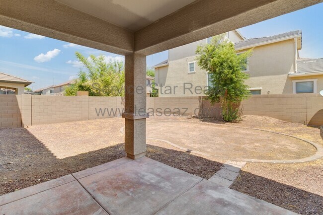 Building Photo - 978 E Corral St