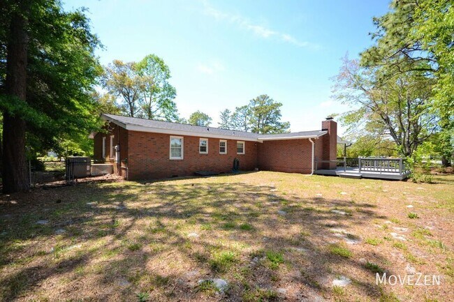 Building Photo - 23 Beauregard Dr