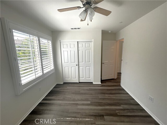 Building Photo - 253 S Vermont Ave