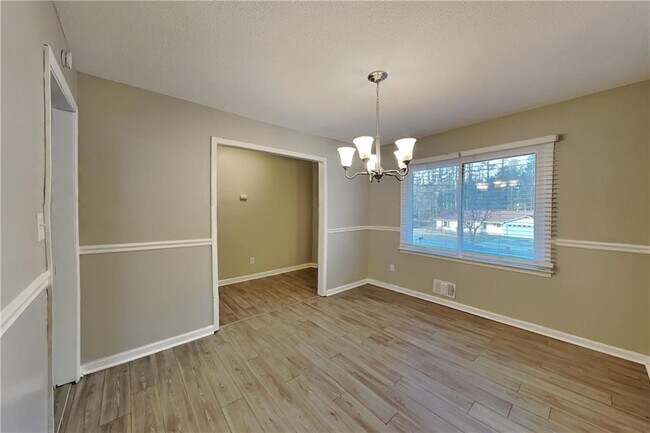 Building Photo - 3070 Karen Ln