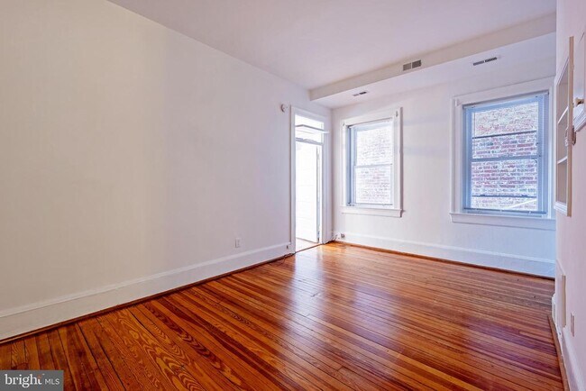 Building Photo - 2908 Q St NW