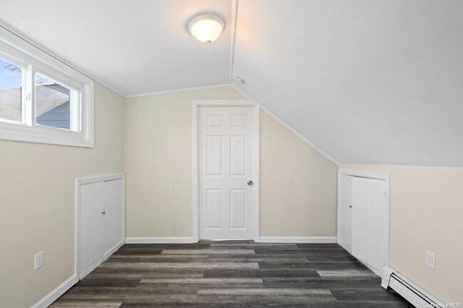 Building Photo - 14 Corona Rd