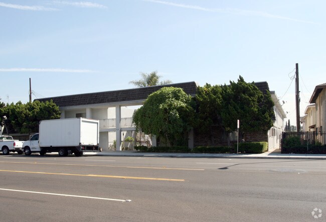 Primary Photo - 612 N Wilcox Ave