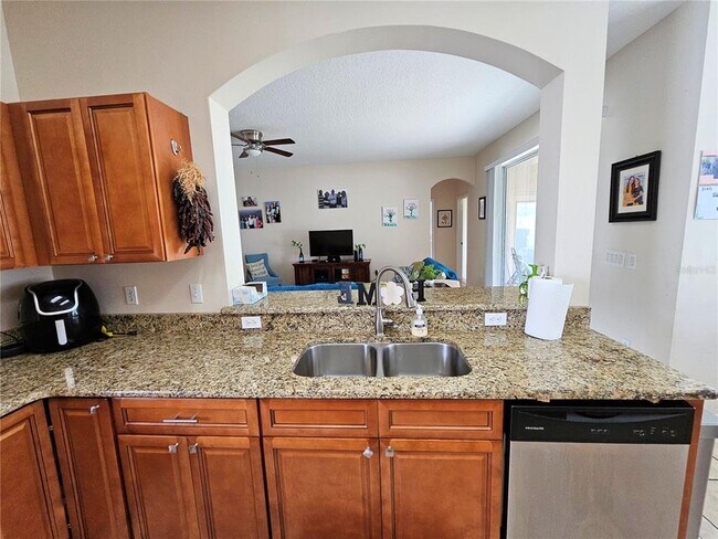 Building Photo - 718 Willett Dr
