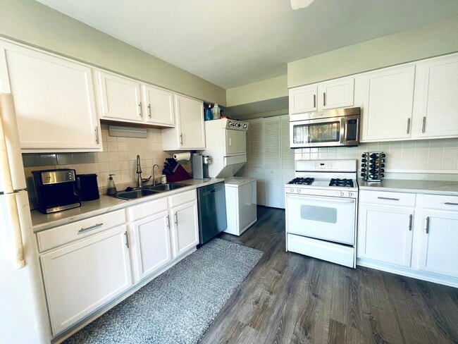 Building Photo - 178 Stephanie Ct