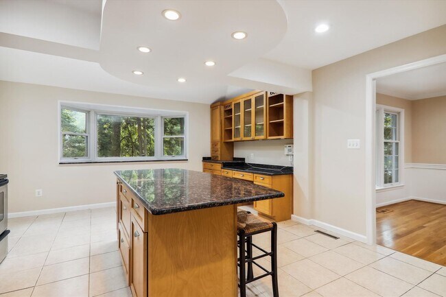 Building Photo - 5 BR 4.5 BA home with inground heated pool and extensive hardscape!