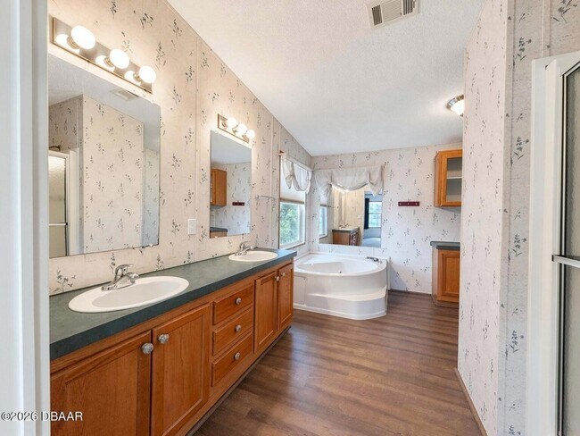 Building Photo - 33 Cherrywood Ct