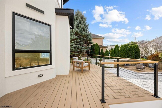 Building Photo - 31 Seaside Ct