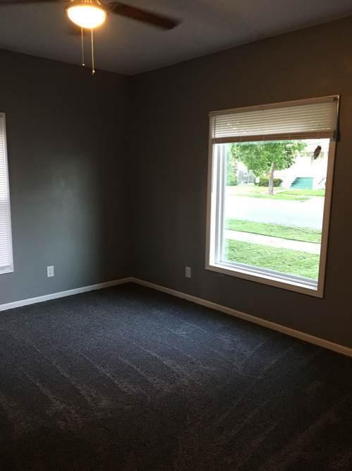 Building Photo - 212 S Albert Ave