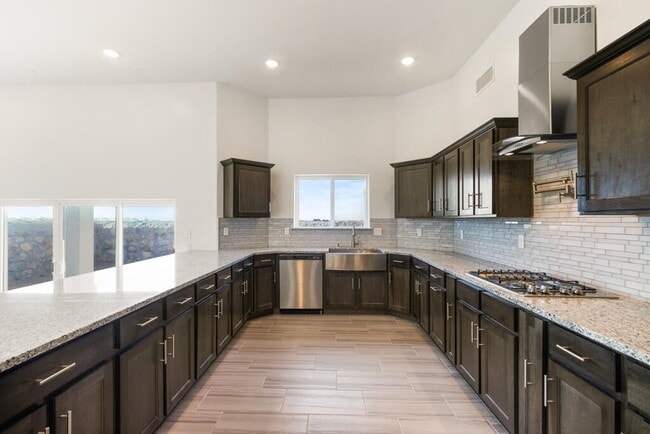 Building Photo - 905 Ada Ln