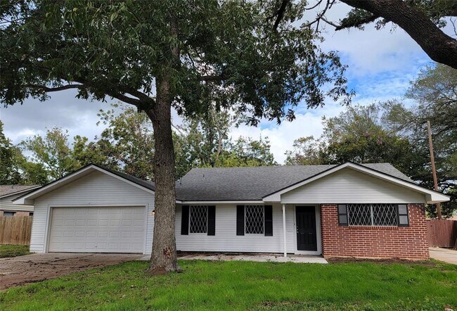 Primary Photo - 1211 Crestmont St