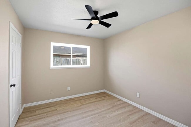 Building Photo - 2207 Anthony-Hay Ln