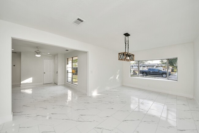 Building Photo - 2926 Knotty Oaks Trail