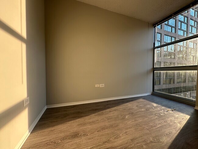 Building Photo - 180 N Jefferson St