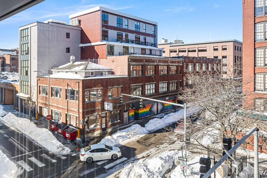 Building Photo - 123 Friendship St