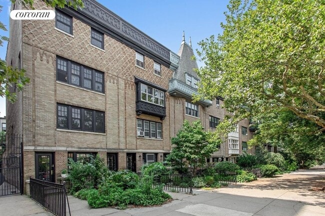 Building Photo - 634 3rd St