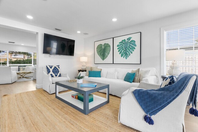 Building Photo - 240 Santa Lucia Dr